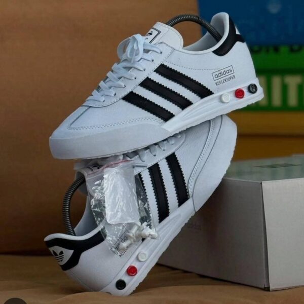 Adidas Sneakers