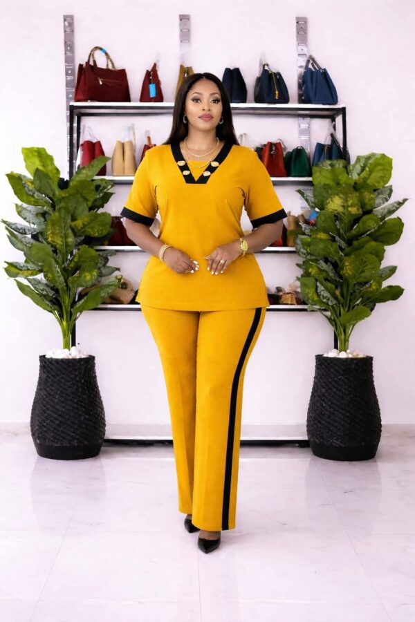 Short Sleeved Ladys Outfit (HoE)